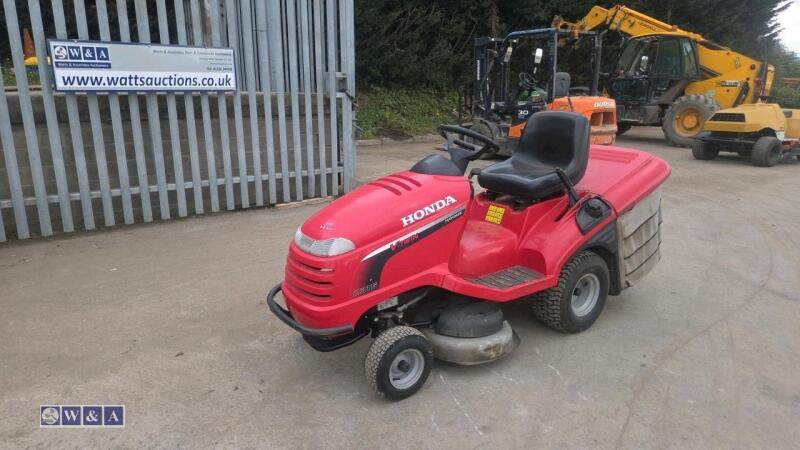 2008 HONDA HM2315 HME 36'' cut lawn tractor c/w collection box (s/n 8900263)