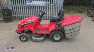 2008 HONDA HM2315 HME 36'' cut lawn tractor c/w collection box (s/n 8900263) - 2