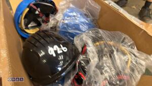 Quantity of JSP safety helmets - 3