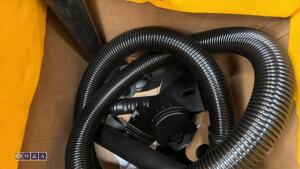 DEWALT DXV20PF 240v vacuum c/w accessories - 4