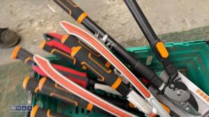 Tray of tree loppers & pruners - 3