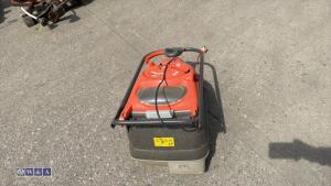 FLYMO 240v mower - 4