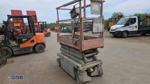 2011 SKYJACK SJ111 3219 battery driven scissor lift (s/n 22022855) - 7