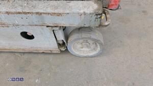 2011 SKYJACK SJ111 3219 battery driven scissor lift (s/n 22022855) - 10