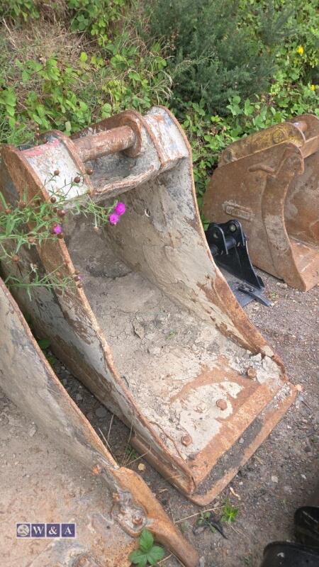 22'' digging bucket (65mm pins)