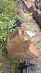 17'' digging bucket (60mm pins) - 3