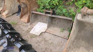 4ft ditching bucket (to suit JCB 2CX / 3CX) (35mm pins) - 2
