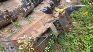 66'' ditching bucket c/w hydraulic tilt head (45mm pins) - 3