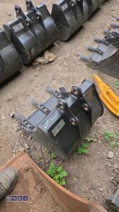 JCB 19'' digging bucket (30mm pins) (unused) - 3