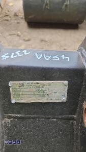 JCB 19'' digging bucket (30mm pins) (unused) - 4