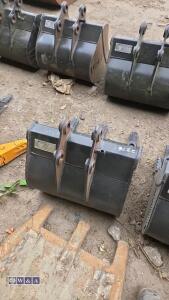 JCB 19'' digging bucket (30mm pins) (unused) - 3