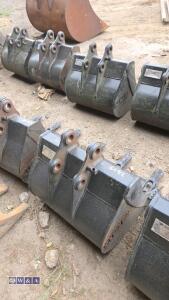 JCB 19'' digging bucket (30mm pins) (unused) - 3
