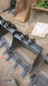 JCB 19'' digging bucket (30mm pins) (unused) - 2