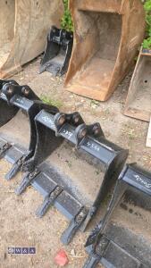 JCB 19'' digging bucket (30mm pins) (unused)