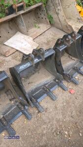JCB 19'' digging bucket (30mm pins) (unused) - 2