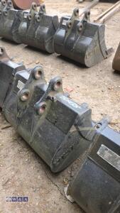 JCB 19'' digging bucket (30mm pins) (unused) - 3