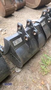 JCB 19'' digging bucket (30mm pins) (unused) - 3