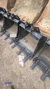 JCB 19'' digging bucket (30mm pins) (unused)
