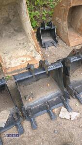 JCB 19'' digging bucket (30mm pins) (unused) - 2
