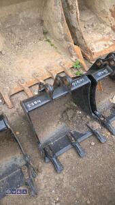 JCB 19'' digging bucket (30mm pins)(unused) - 2