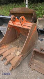3ft digging bucket (65mm pins) - 2