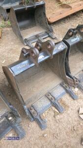 JCB 19'' digging bucket (30mm pins) (unused)