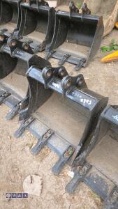 JCB 19'' digging bucket (30mm pins) (unused) - 2