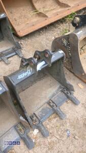 JCB 19'' digging bucket (30mm pins)(unused)