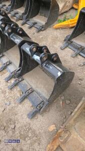 JCB 19'' digging bucket (30mm pins)(unused) - 2