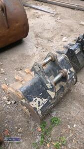 2ft digging bucket (35mm pins) - 3