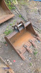 2ft digging bucket (30mm pins)