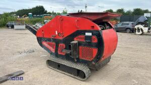 2012 RED RHINO 5000 rubber tracked crusher s/n5100147 (only tracking on one side) - 3