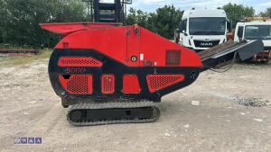 2012 RED RHINO 5000 rubber tracked crusher s/n5100147 (only tracking on one side) - 6