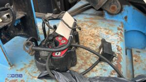 2012 RED RHINO 5000 rubber tracked crusher s/n5100147 (only tracking on one side) - 19