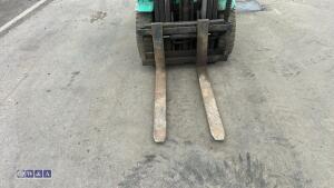 MITSUBISHI FD15 1.5t diesel driven forklift truck (s/n 50889) with triple mast & side-shift - 9