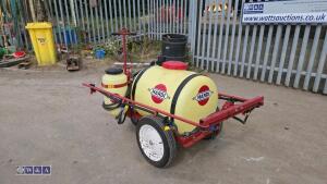 HARDI towable push pull petrol powered boom sprayer c/w Briggs & Stratton engine - 3