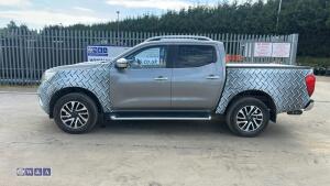 2017 NISSAN NAVARA TEKNA DCI 7-speed automatic pick-up, full leather, rear privacy glass, rear roller cover (YL17 UYV)(MoT 29th December 2026)(V5 in office) - 2