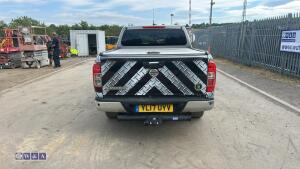 2017 NISSAN NAVARA TEKNA DCI 7-speed automatic pick-up, full leather, rear privacy glass, rear roller cover (YL17 UYV)(MoT 29th December 2026)(V5 in office) - 4