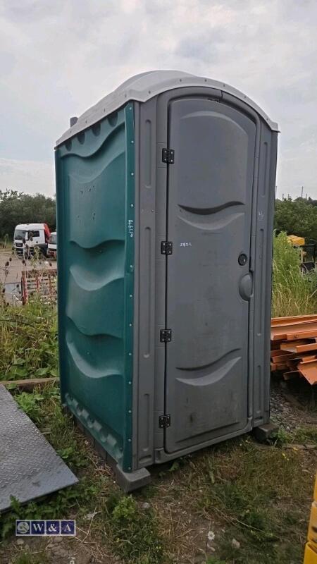 Portable toilet