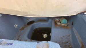 Hot tub - 3