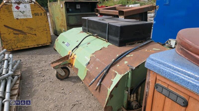 Hydraulic sweeper