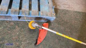 STIHL FS88 petrol strimmer - 4