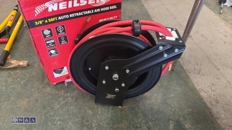 NEILSEN 50ft auto retractable air hose reel (unused)