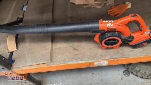 BLACK & DECKER cordless leaf blower