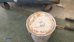 Tin of floor paint (brown)