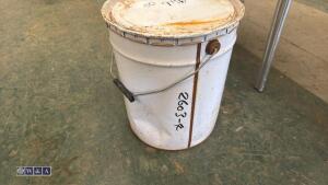 Tin of floor paint (brown) - 3