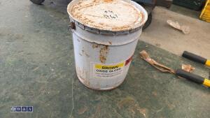 Tin of floor paint (brown) - 2