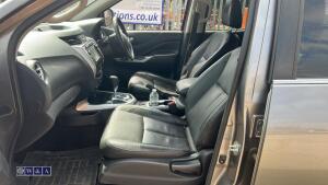 2017 NISSAN NAVARA TEKNA DCI 7-speed automatic pick-up, full leather, rear privacy glass, rear roller cover (YL17 UYV)(MoT 29th December 2026)(V5 in office) - 13