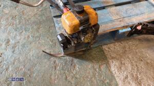 STIHL FS90 petrol strimmer - 6
