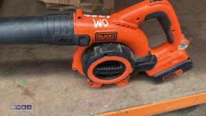 BLACK & DECKER cordless leaf blower - 4